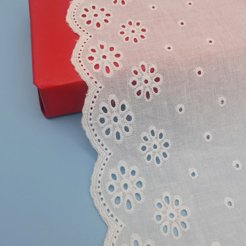 18cm/7" White Cotton Lace trim, embroidered eyelet lace trim 18cm/7" White Cotton Lace trim, embroidered eyelet lace trim