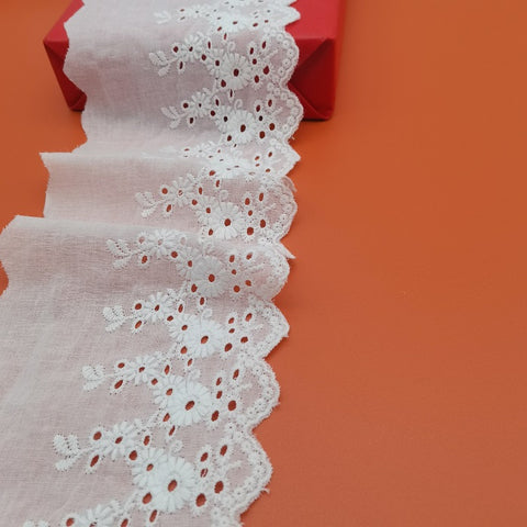 11.5cm/4.5" embroidery cotton eyelet lace trimming, cotton lace trim with floral, cotton scalloped lace trim 11.5cm/4.5" embroidery cotton eyelet lace trimming, cotton lace trim with floral, cotton scalloped lace trim